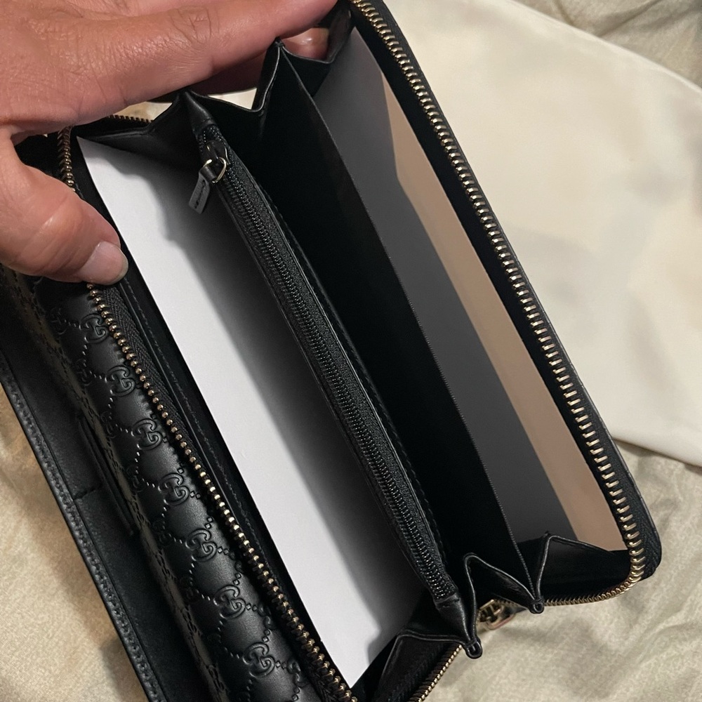 ** NWT ** Gucci Black Embossed GG Leather Clutch Wallet - Picture 3 of 5